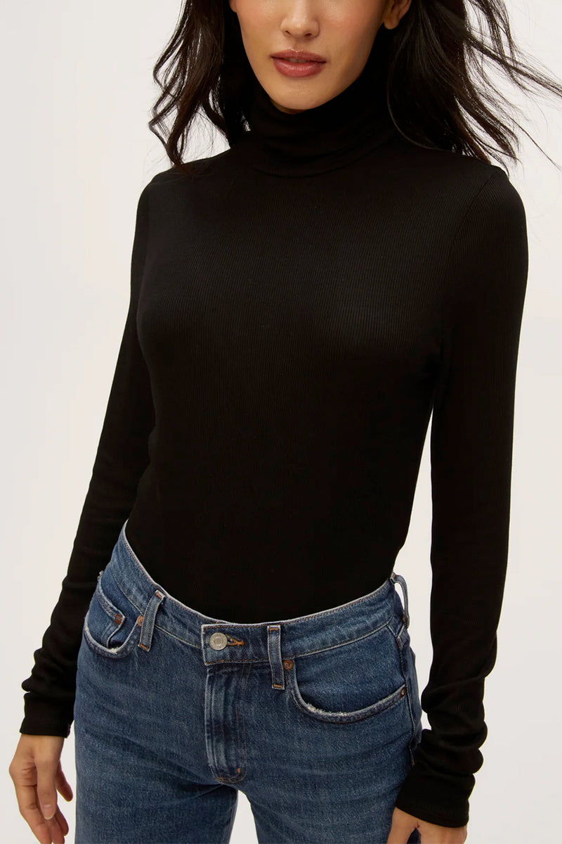 Tara Crop Turtleneck